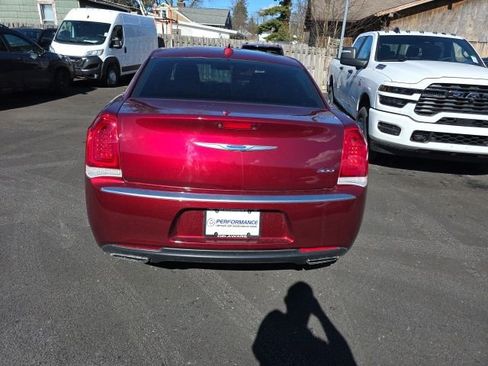 Used 2021 Chrysler 300 Touring w/ Chrome Appearance Package image 11