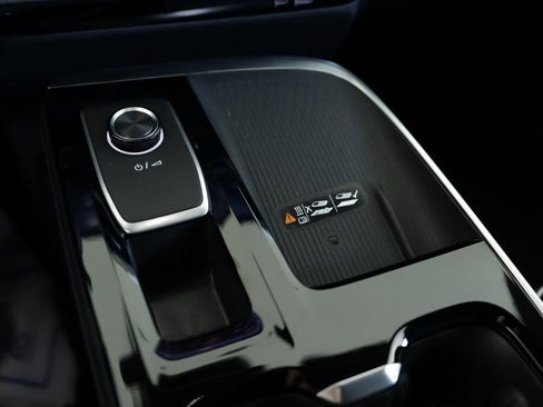 Used 2025 Buick Enclave Preferred image 17