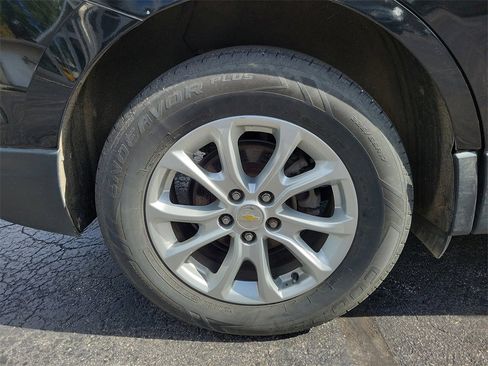 Used 2019 Chevrolet Equinox LT w/ Driver Convenience Package image 5