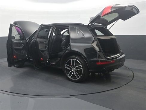 Used 2017 Audi SQ5 Prestige w/ Prestige Package image 39