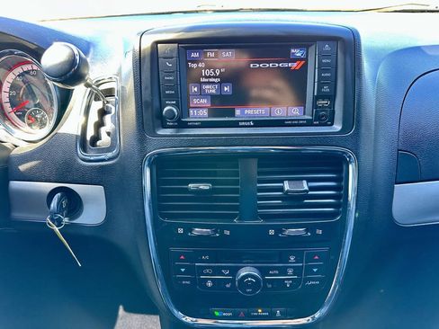 Used 2019 Dodge Grand Caravan GT FWD image 12