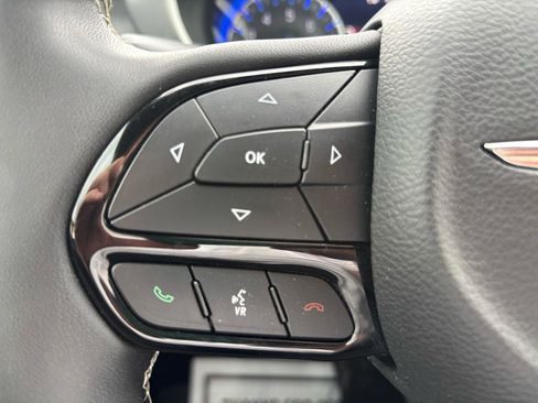 Used 2023 Chrysler Pacifica Touring-L w/ S Appearance Package FWD image 18
