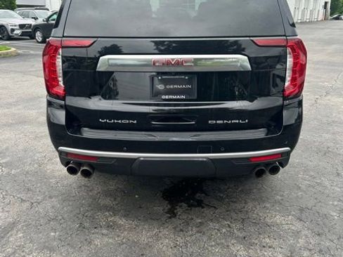 Used 2022 GMC Yukon XL Denali AWD/4WD image 11
