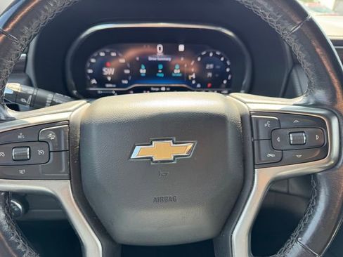 Used 2022 Chevrolet Suburban LT image 25