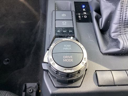 Used 2025 Toyota 4Runner SR5 image 31