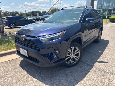 Used 2025 Toyota RAV4 XLE Premium AWD/4WD image 2