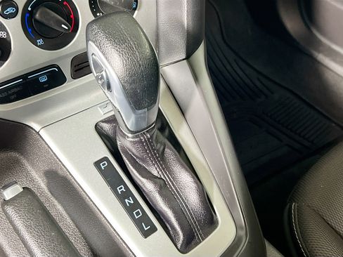 Used 2014 Ford Focus SE w/ SE Winter Package image 24