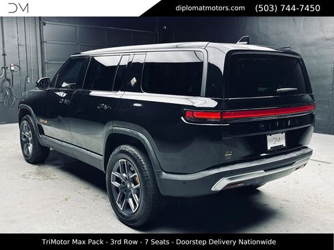 Used 2025 Rivian R1S Premium image 5