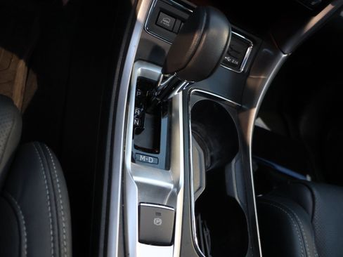 Used 2022 Subaru Ascent Limited w/ Technology Package image 33