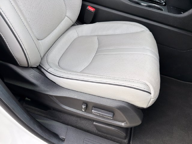 Used 2025 Honda Pilot Elite image 26