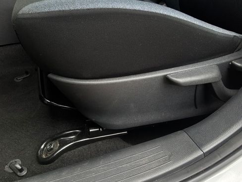 Used 2025 Nissan Versa SV FWD image 11