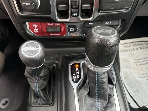 Used 2023 Jeep Wrangler Unlimited Rubicon 4xe w/ Cold Weather Group AWD/4WD image 21