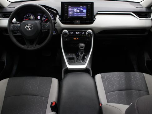 Used 2020 Toyota RAV4 XLE w/ Convenience Package FWD image 30