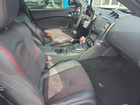 Used 2020 Nissan 370Z image 10