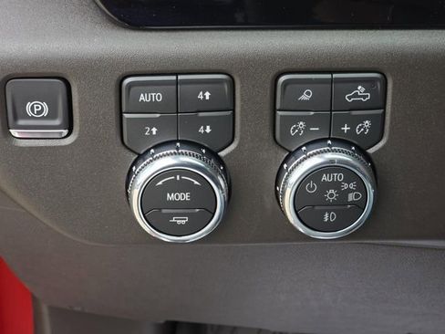 New 2026 GMC Sierra 1500 SLT image 23