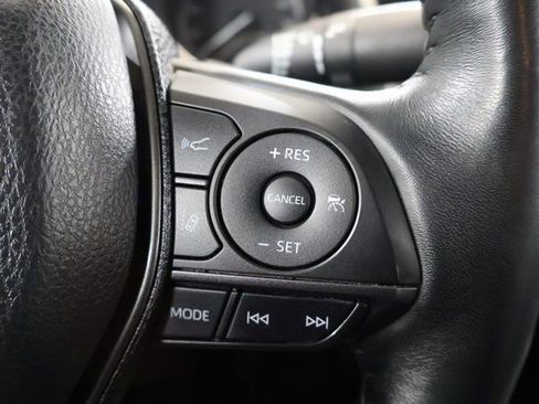 Used 2022 Toyota Camry SE image 19