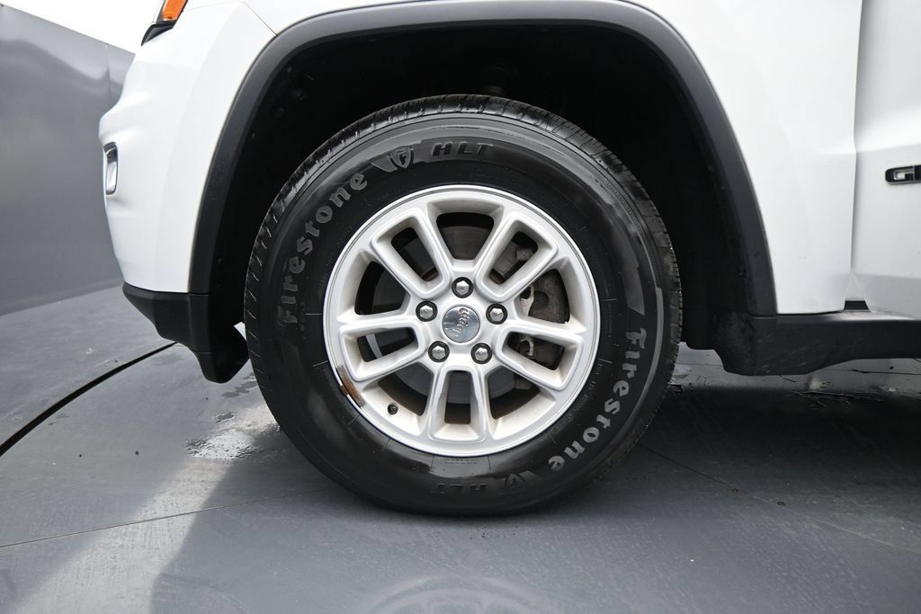 Used 2019 Jeep Grand Cherokee Laredo w/ Security & Convenience Group AWD/4WD image 28