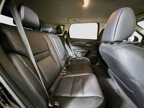 Used 2024 Nissan Rogue SL FWD image 27