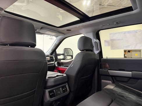 New 2026 Ford F250 Lariat w/ Black Appearance Package AWD/4WD image 27