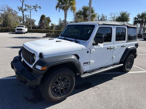 Used 2024 Jeep Wrangler Sport S image 7