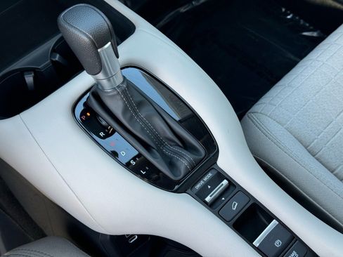 Used 2024 Honda HR-V LX image 32