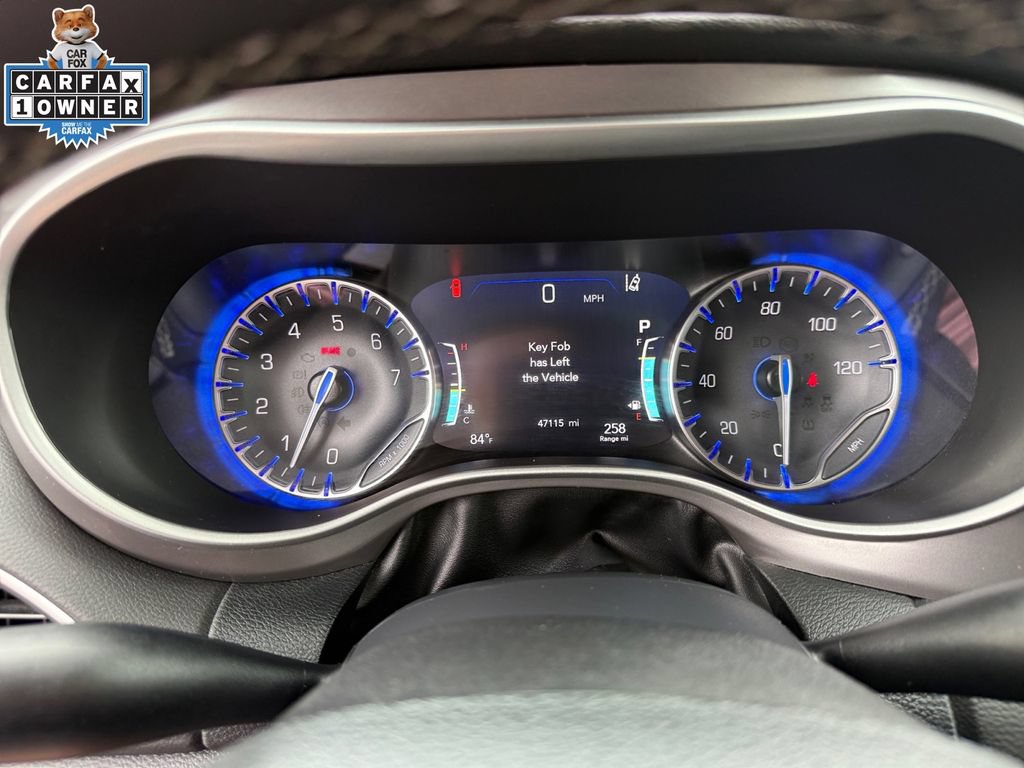 Used 2025 Chrysler Pacifica Select FWD image 25