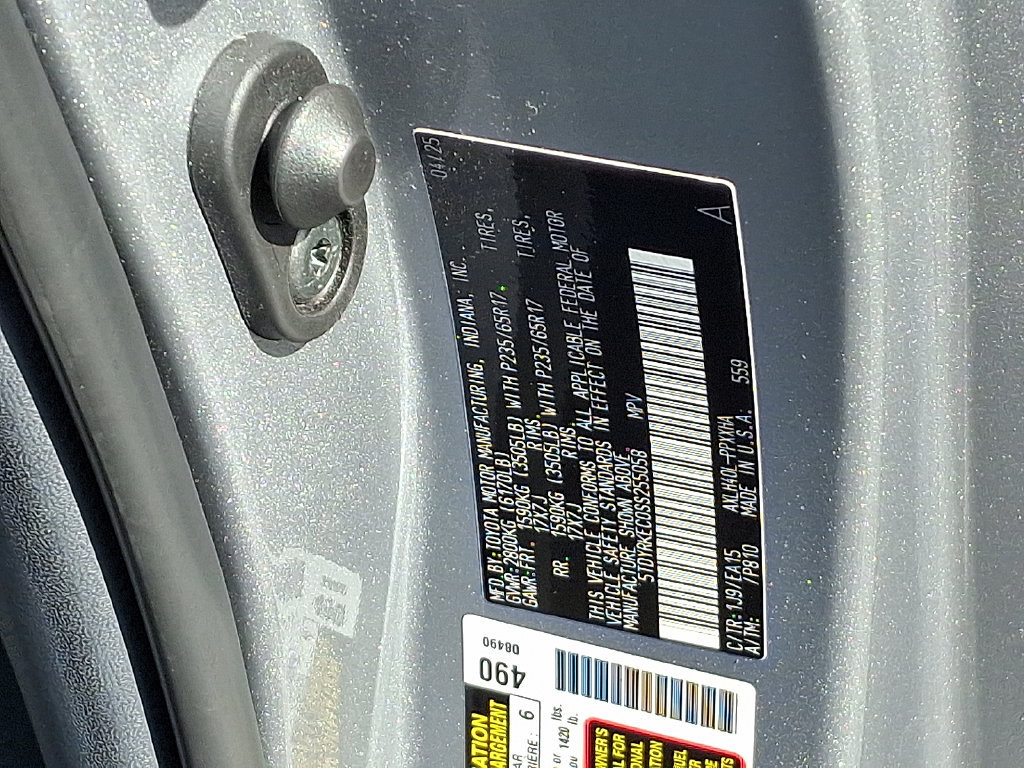 Certified 2025 Toyota Sienna XLE FWD image 31