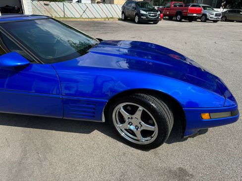 Used 1994 Chevrolet Corvette Coupe RWD image 11