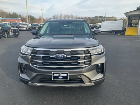 New 2026 Ford Explorer Active w/ Active Comfort Package RWD image 2