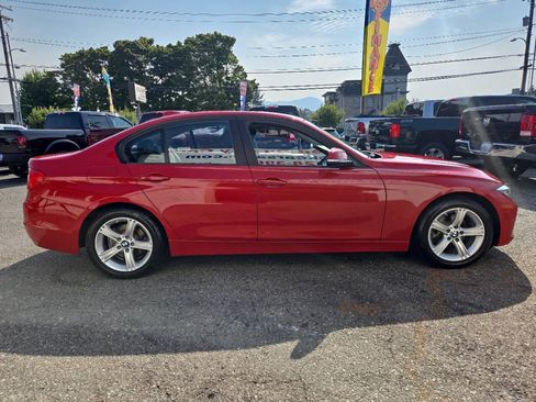 Used 2014 BMW 320i xDrive Sedan AWD/4WD image 4