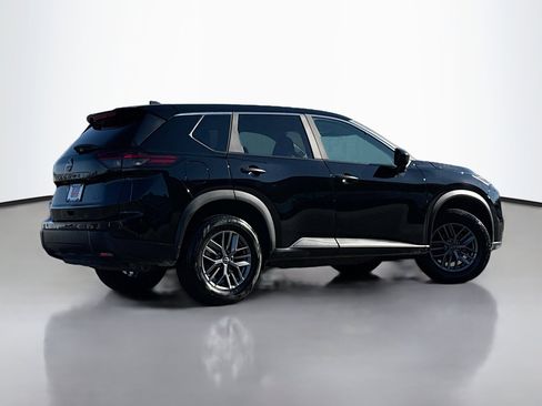 Used 2024 Nissan Rogue S AWD/4WD image 2
