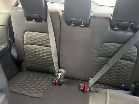 Used 2023 Nissan Pathfinder SV w/ SV Premium Package image 12