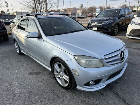 Used 2010 Mercedes-Benz C 300 Sedan image 3