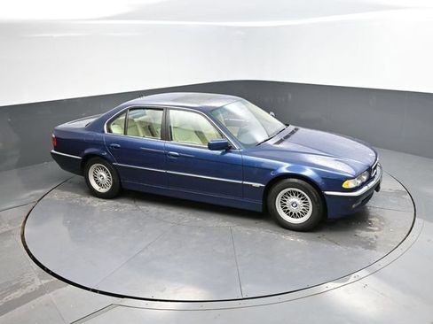 Used 2001 BMW 740i RWD image 31