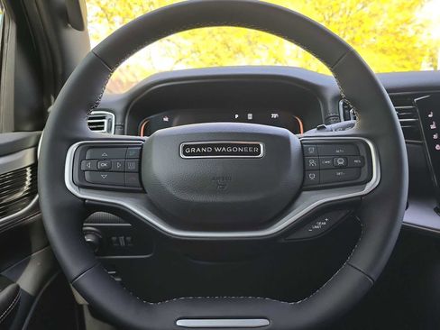 New 2026 Jeep Grand Wagoneer L 4WD w/ Premium Group I image 20