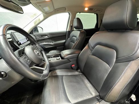Used 2022 Nissan Pathfinder SL AWD/4WD image 19