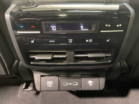 Used 2023 Acura MDX SH-AWD w/ Advance Package image 25