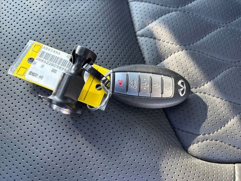 Certified 2024 INFINITI QX80 Sensory image 29