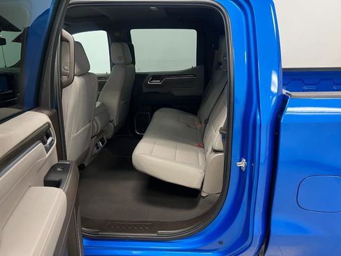 Used 2025 Chevrolet Silverado 1500 LT AWD/4WD image 37