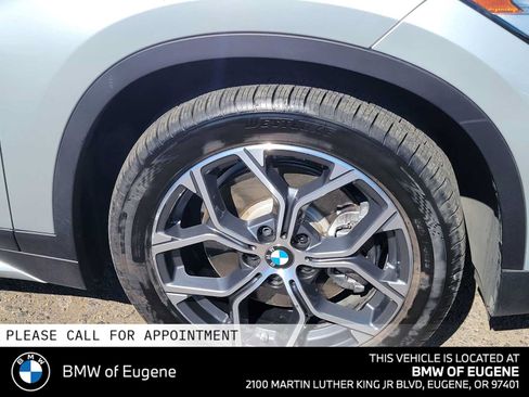 Used 2021 BMW X1 xDrive28i w/ Convenience Package AWD/4WD image 9