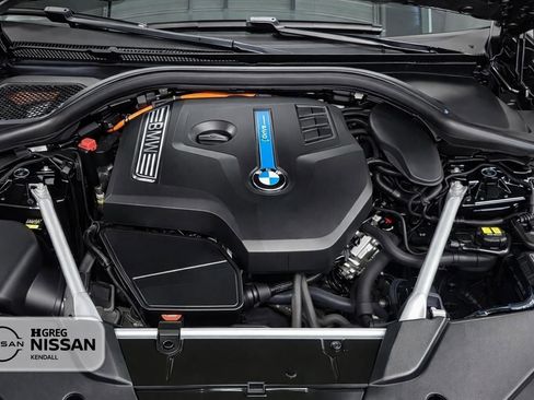 Used 2019 BMW 530e RWD image 18