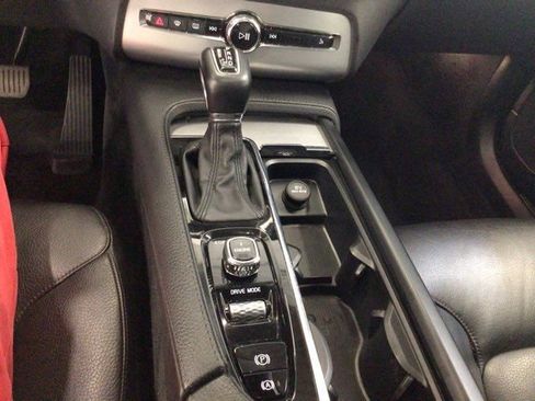 Used 2016 Volvo XC90 T6 Momentum w/ Vision Package image 17