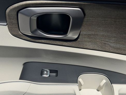 Certified 2023 Kia Sorento X-Line EX AWD/4WD image 9