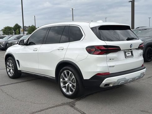 Used 2024 BMW X5 xDrive40i w/ Premium Package AWD/4WD image 3