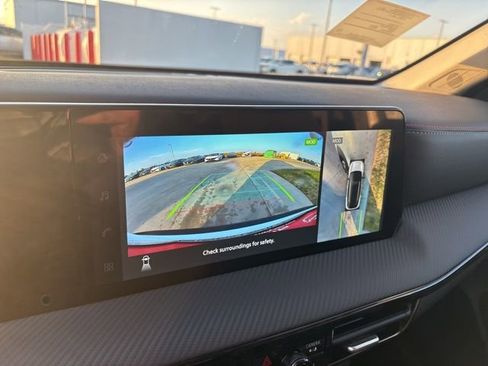 New 2026 Nissan Kicks SR w/ SR Premium Package FWD image 13