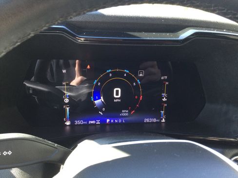 Used 2023 Chevrolet Colorado LT w/ LT Convenience Package III image 17