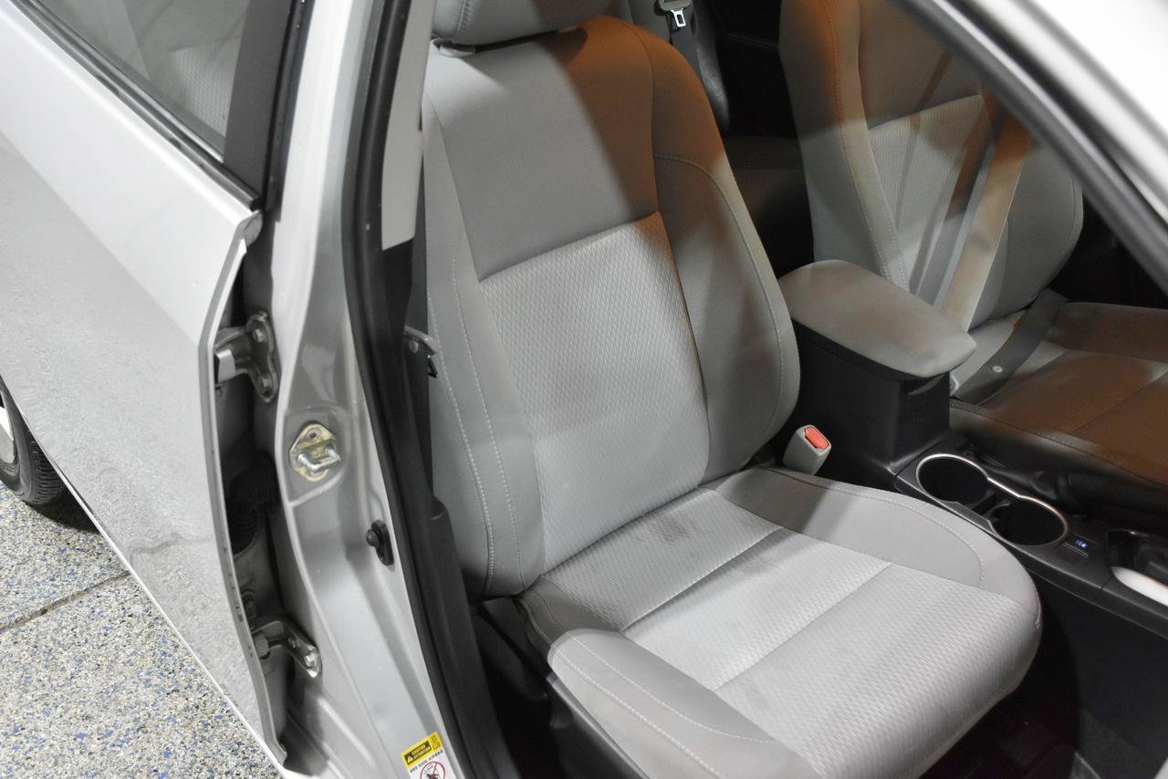 Used 2016 Toyota Corolla LE FWD image 37
