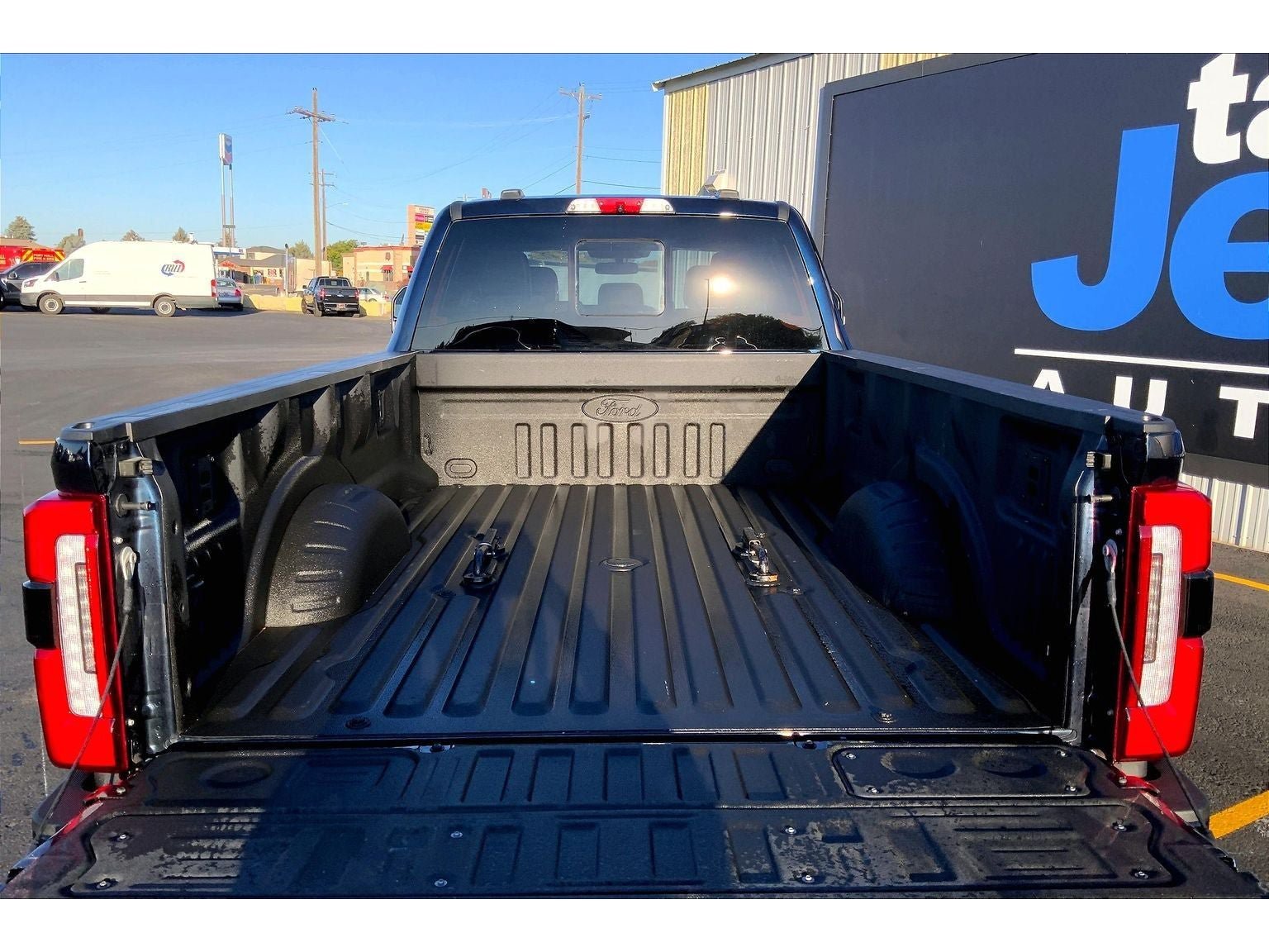 Used 2024 Ford F450 Platinum w/ FX4 Off-Road Package AWD/4WD image 11