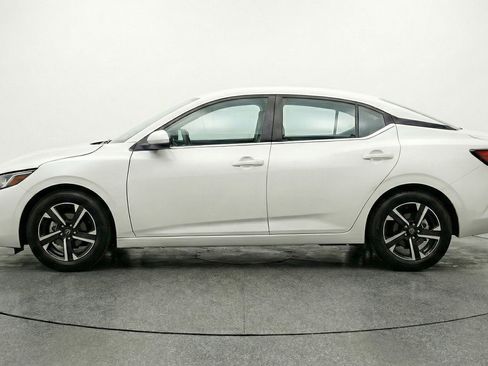 Used 2025 Nissan Sentra SV image 5