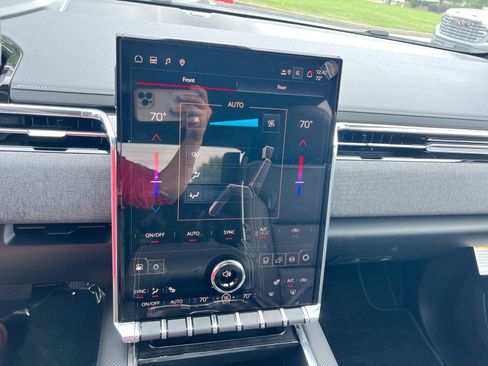 New 2026 GMC Sierra EV Elevation image 17